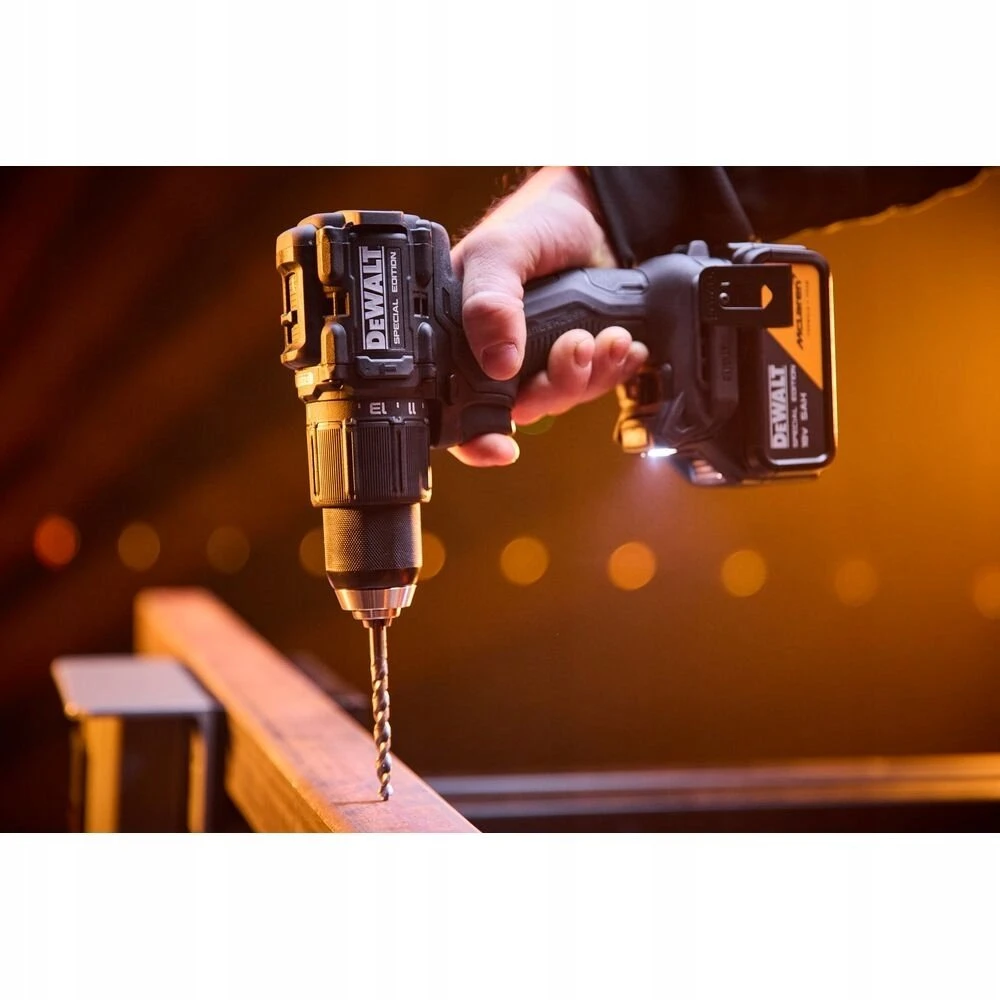 Grąžtas Dewalt Pro Suktuvas - gręžtuvas su udarem 18v xr, 2x5ah su priedais