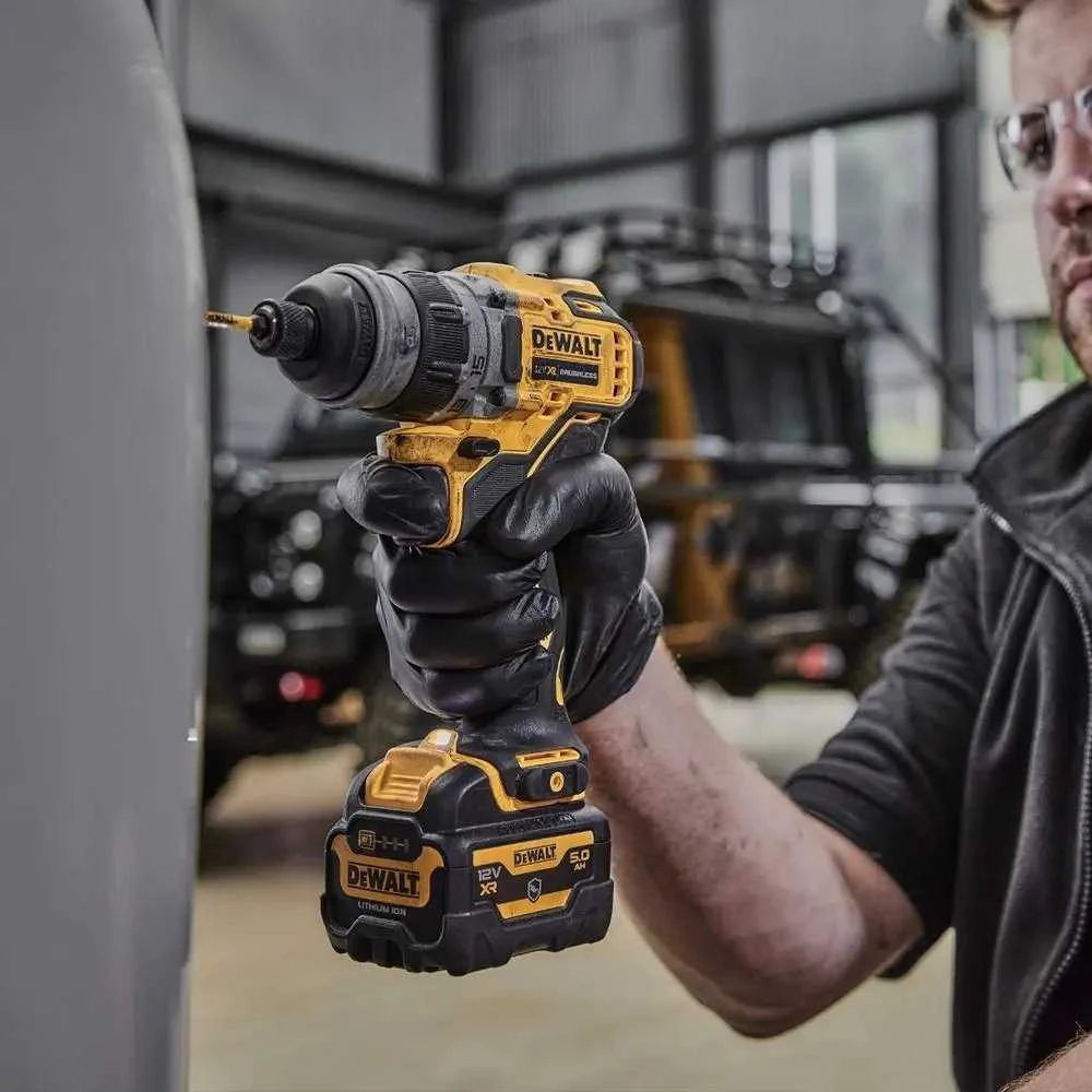 Suktuvas-gręžtuvas DeWalt DCD703NT-XJ; 12 V (be akumuliatoriaus ir pakrovėjo)