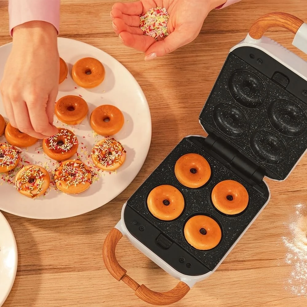 Sumuštinių keptuvas Cecotec Sandwich Maker | Rock'nToast Retro One Geltona Retro-style | 700 W | Number of plates 3 | Geltona