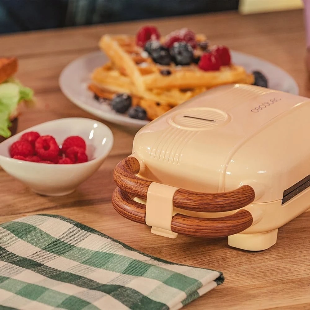 Sumuštinių keptuvas Cecotec Sandwich Maker | Rock'nToast Retro One Geltona Retro-style | 700 W | Number of plates 3 | Geltona