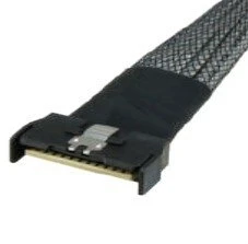 Supermicro MCIO laidas su jungtimi