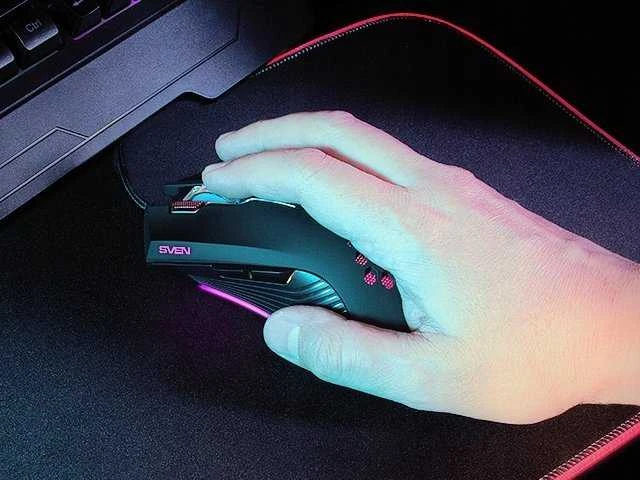 Pelė SVEN RX-G850 iki 6400 DPI; Soft Touch; Metalinis dugnas; Pintas kabelis; Žaidimų programinė įranga; 3 papildomi mygtukai; Apšvietimas; Dukart spustelėkite mygtuką; Dpi jungiklio mygtukas