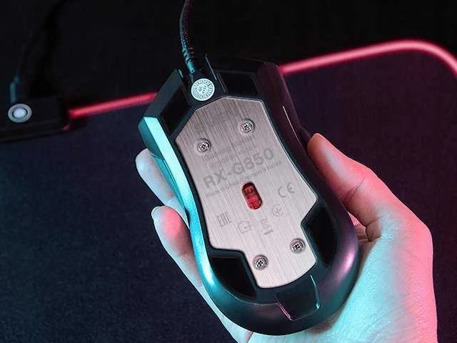 Pelė SVEN RX-G850 iki 6400 DPI; Soft Touch; Metalinis dugnas; Pintas kabelis; Žaidimų programinė įranga; 3 papildomi mygtukai; Apšvietimas; Dukart spustelėkite mygtuką; Dpi jungiklio mygtukas