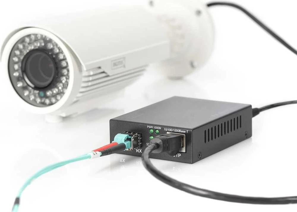 DIGITUS Gigabit Ethernet PoE+ Media Converter, SFP | Digitus