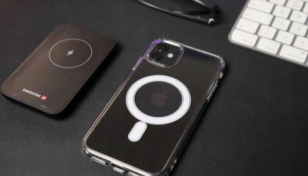 Dėklas Swissten Clear Jelly MagStick Apple iPhone 13 skaidrus