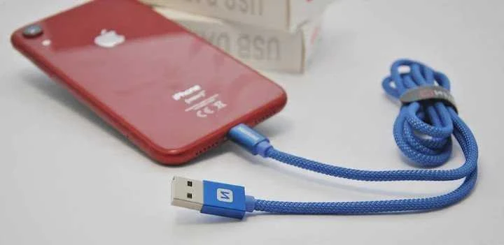 Swissten Textile Fast Charge 3A Lightning Data ir įkrovimo kabelis 2m