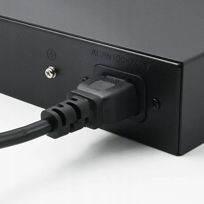 Šakotuvas Qoltec 52365 gigabito Ethernet komutatorius | 24x RJ45 | 2x SFP | 1000 Mb/s