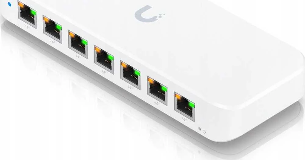 Šakotuvas Ubiquiti Ultra 210W Valdomas L2 Gigabit Ethernet (10/100/1000) Maitinimas per Eternetą (PoE) Balta