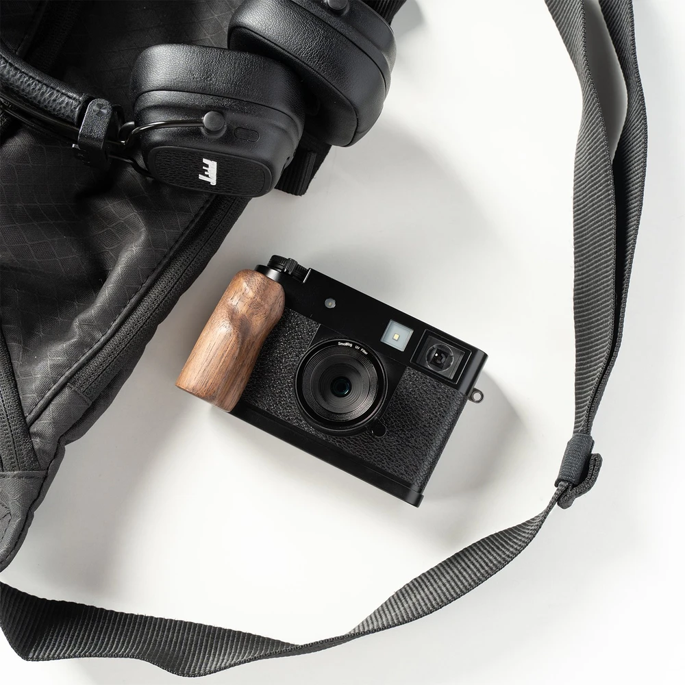 Szybkozłączka SmallRig L-Shaped Mount Plate with Wooden Handle for FUJIFILM X half Juodas (5224)