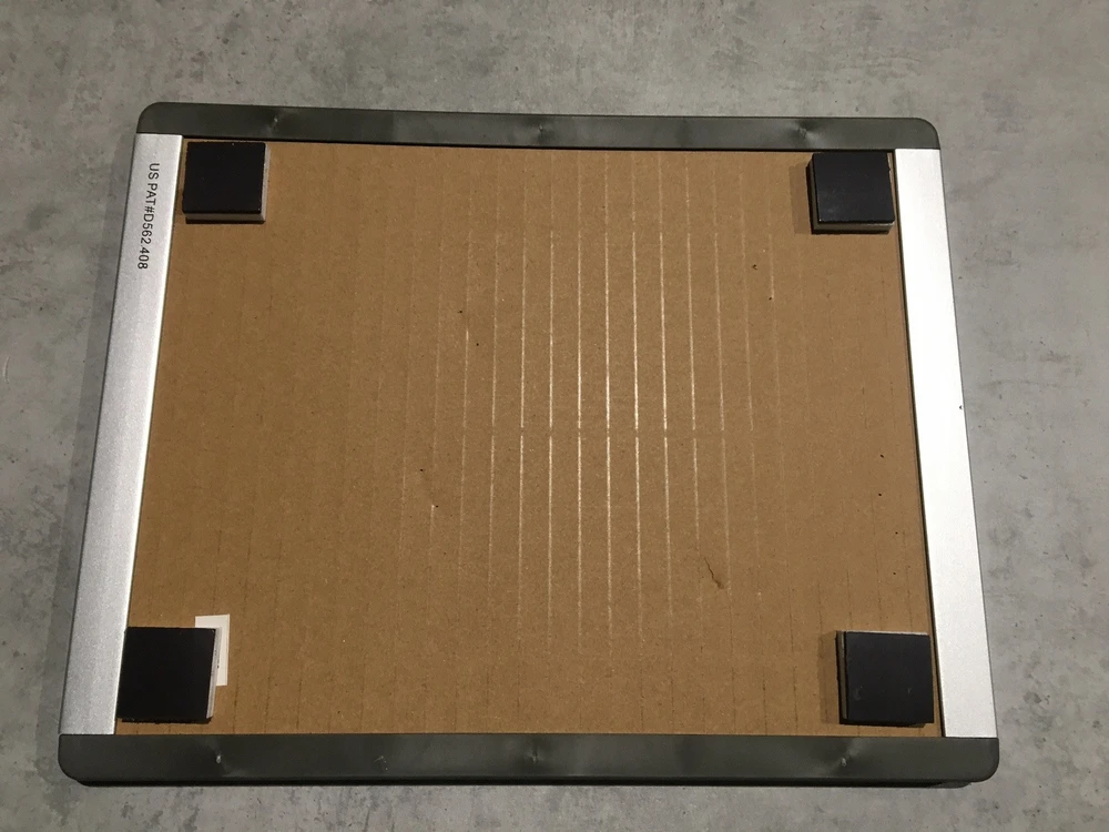 Nobo Magnetyczna tabliczka suchościeralna su zaokrągloną dwukolorową ramą 215x280 mm