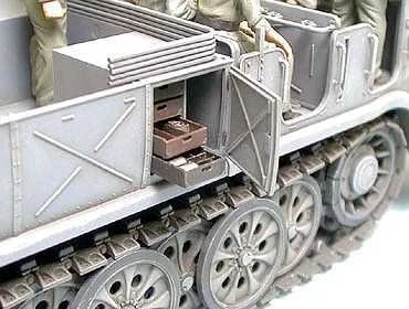 Tamiya Sd.Kfz.9 Famo 18t sunkusis vilkikas 1/35 plastikinis rinkinys