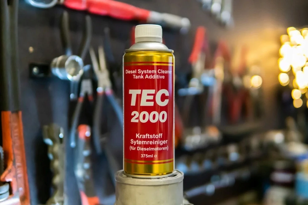 TEC2000 dyzelinių variklių sistemos valiklis, degalų priedas