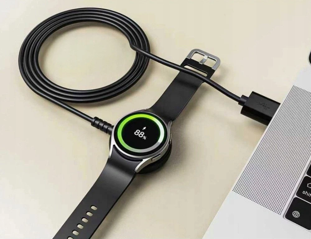 „Tech-Protect MC03 UltraBoost“ belaidis įkroviklis, skirtas „Samsung Galaxy Watch“ – juodos spalvos