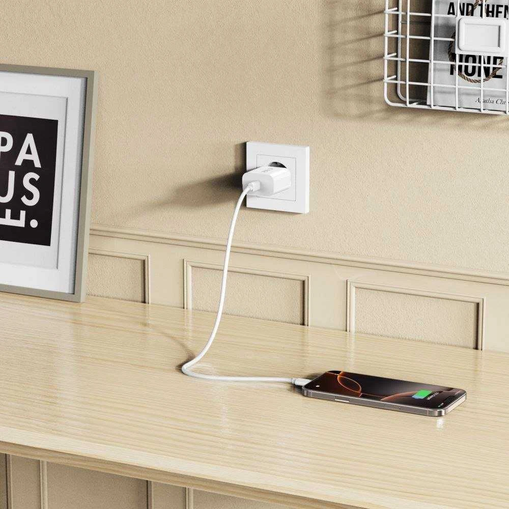 Tech-Protect NC20W PD20W USB-C sieninis įkroviklis su USB-C laidu - baltas