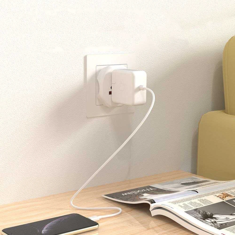 TECH-PROTECT UNIVERSAL TRAVEL ADAPTER FROM EU Baltas