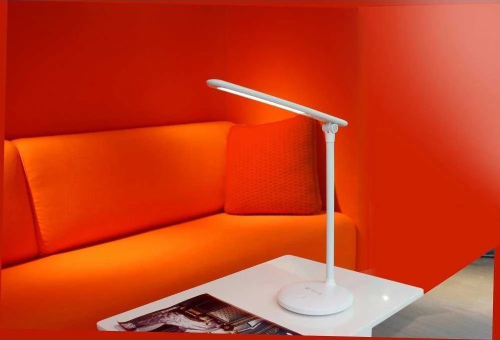 Stalinė lempa Techly balta (I-LAMP-DSK9)