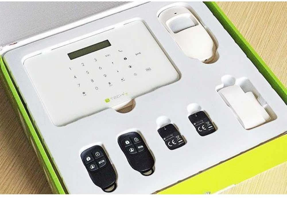 Techly GSM aliarmo rinkinys centrinė/2 jutikliai/2 pultai/2 RFID kortelės