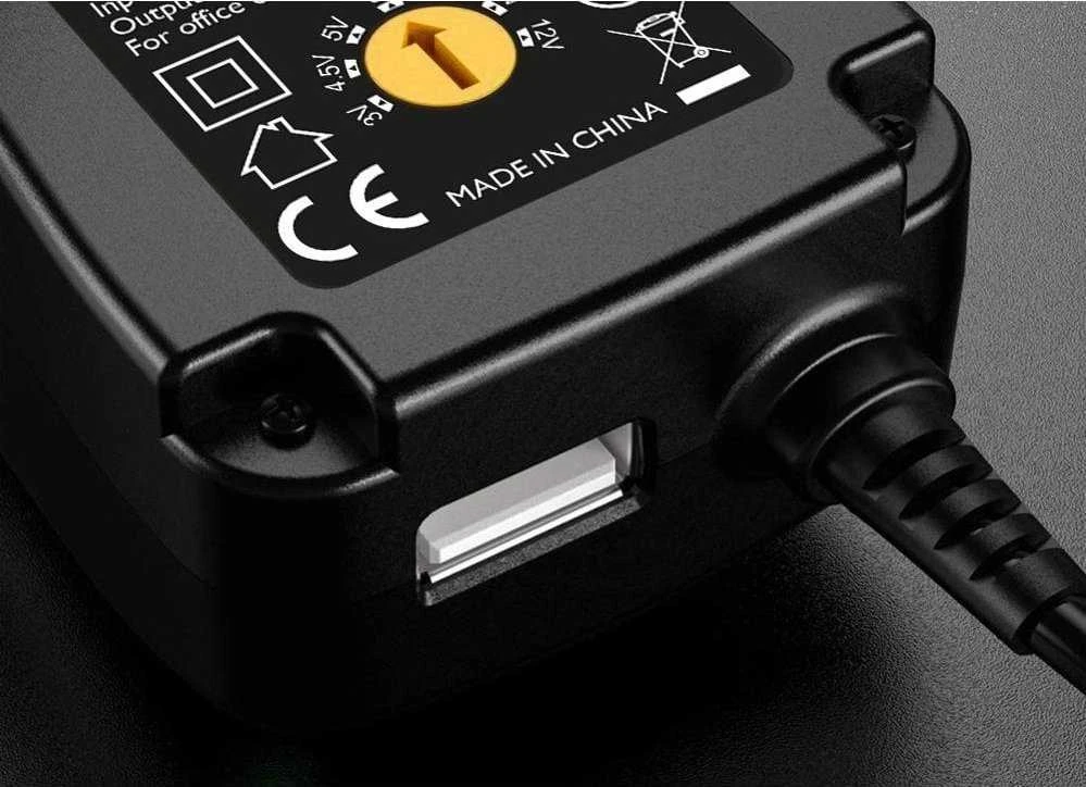 Techly Maitinimo šaltinis 230V universalus 27W/2.25A 3-12V 6 wtyków DC i USB