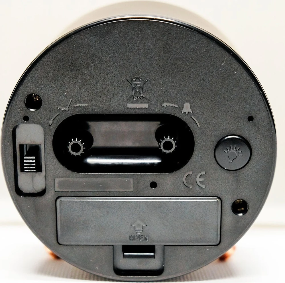 TechnoLine Modell F analoginis žadintuvas, juodas