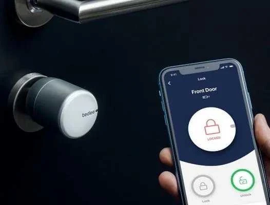 Tedee PRO išmanioji Bluetooth spyna namams ir verslui sidabrinė
