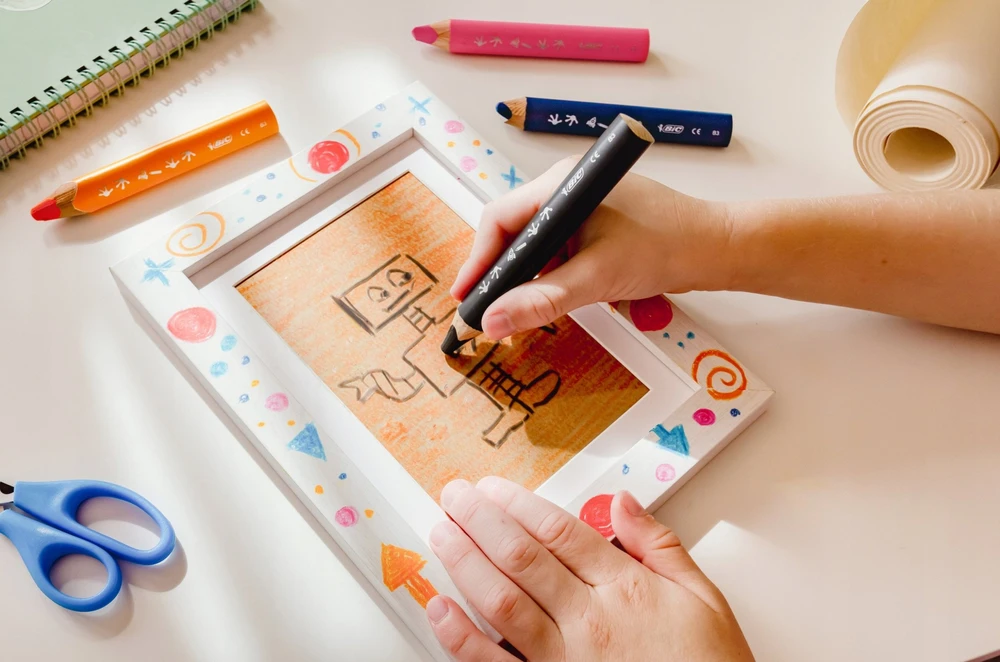 Bic Spalvoti pieštukai Kids Multisurface 10+1 su drožtuku