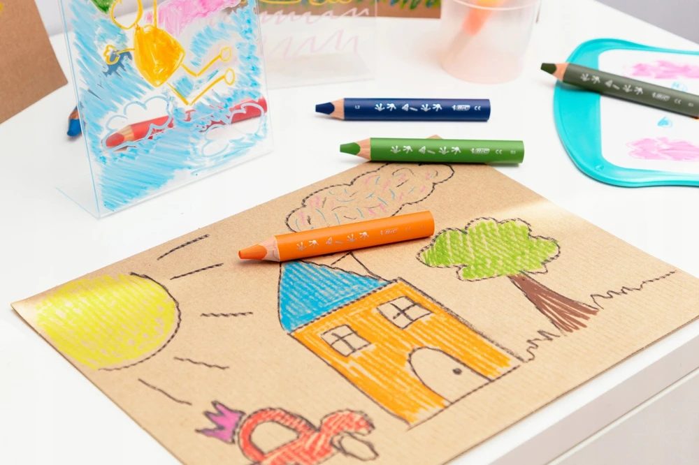 Bic Spalvoti pieštukai Kids Multisurface 10+1 su drožtuku