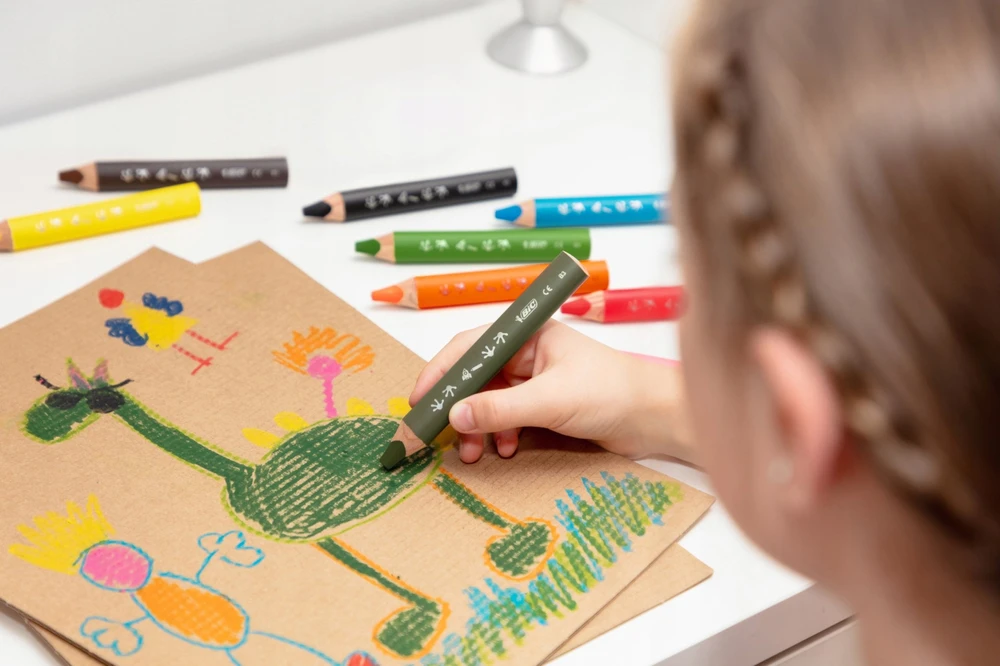 Bic Spalvoti pieštukai Kids Multisurface 10+1 su drožtuku