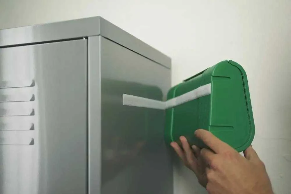 TESA Įjungimo ir išjungimo bendrosios paskirties lipni juosta, Balta, 20 mm, 2500 mm, 1 vnt., Lizdinė plokštelė