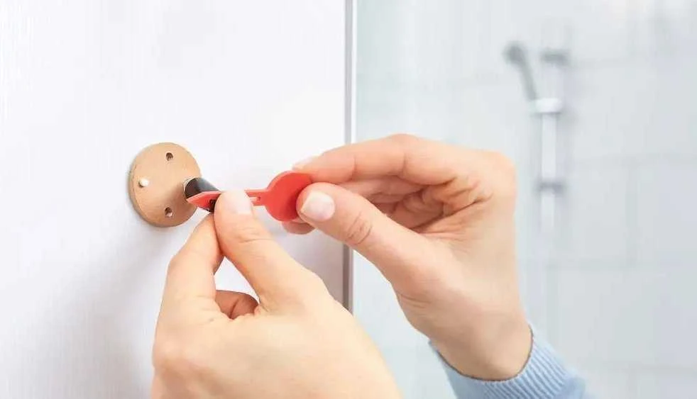 Dušo sienelių valytuvas su prikl. laikikliu TESA SPAA 40345