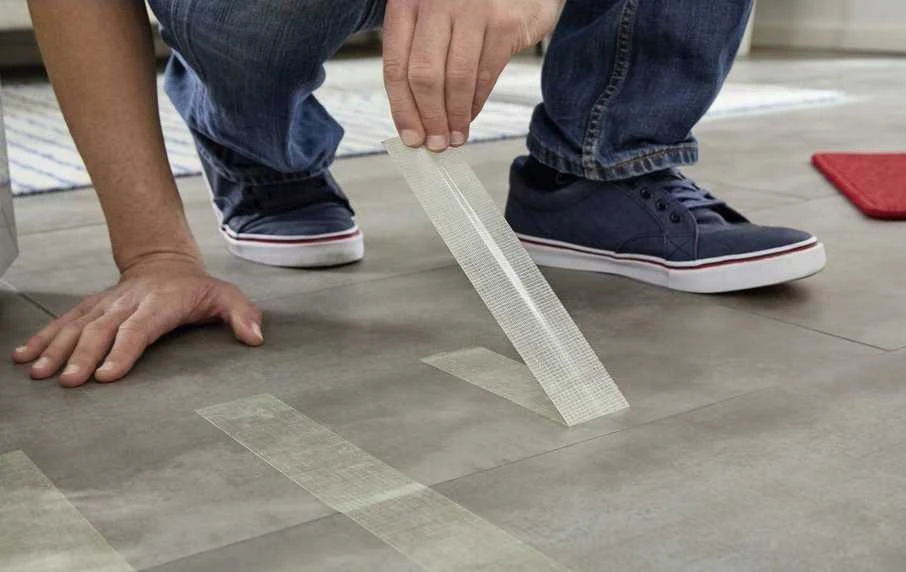 Tesa tvirtinimo juosta lengvai nuimama, nepaliekanti likučių, 25 m x 50 mm