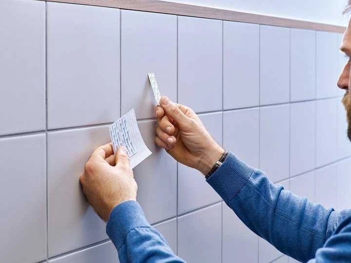 Tesa Uniwersalny hak Baltas 2 vnt. 77762