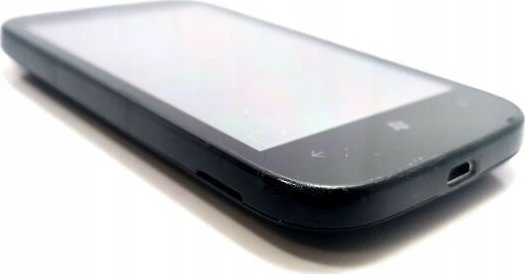 Išmaniojo telefono korpusas su USB jungtimi