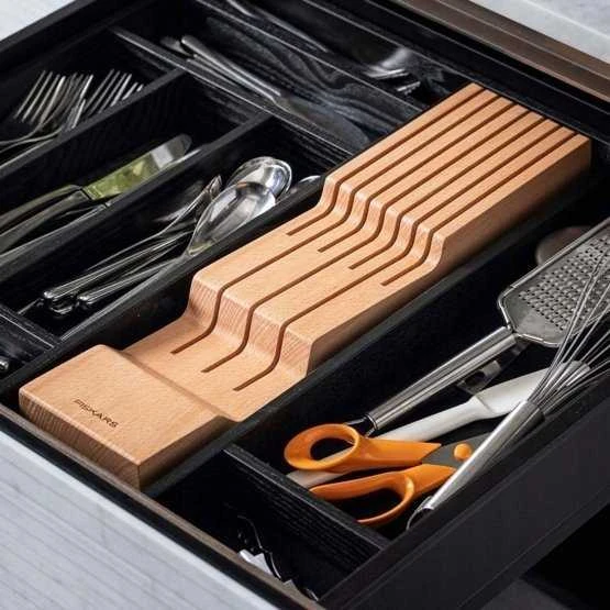 Fiskars medinis peilių dėklas stalčiui