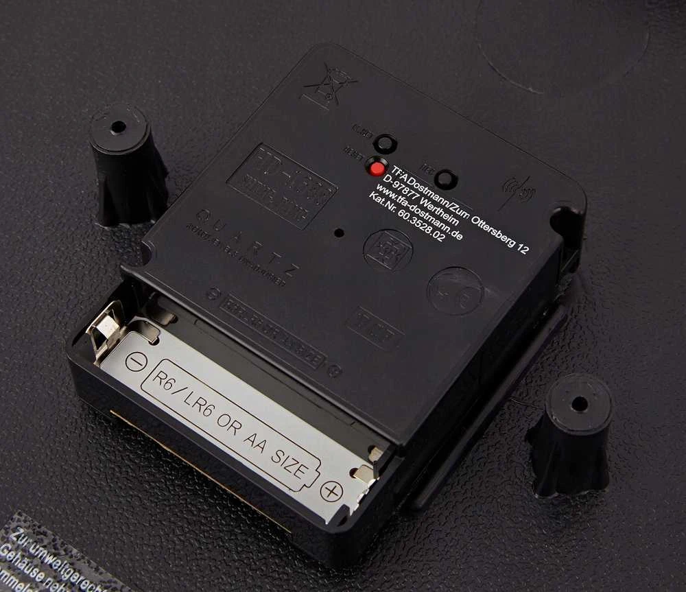 TFA 60.3528.02 radio-controlled sieninis laikrodis aliuminio