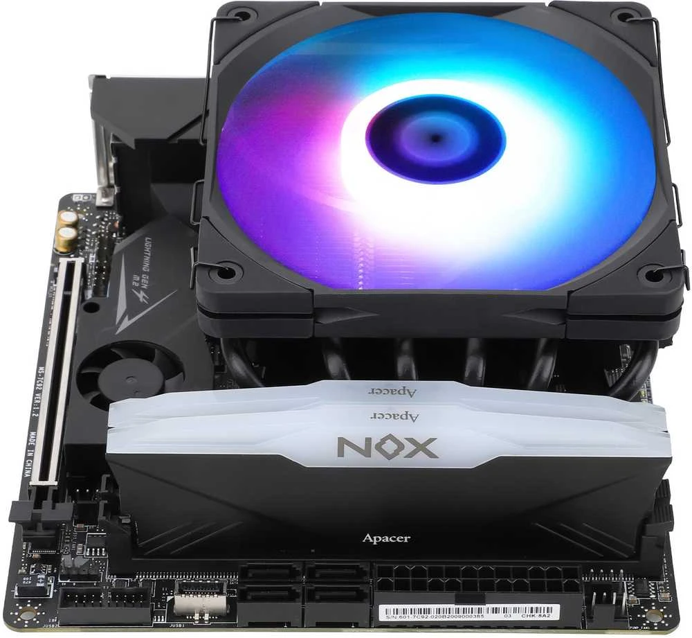 Thermalright AXP120-X67 su RGB ventiliatoriumi ir RAM modu