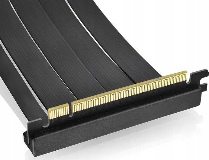 Thermaltake PCI-E 4.0 ilgintuvo jungtis su 90 laipsnių kampu