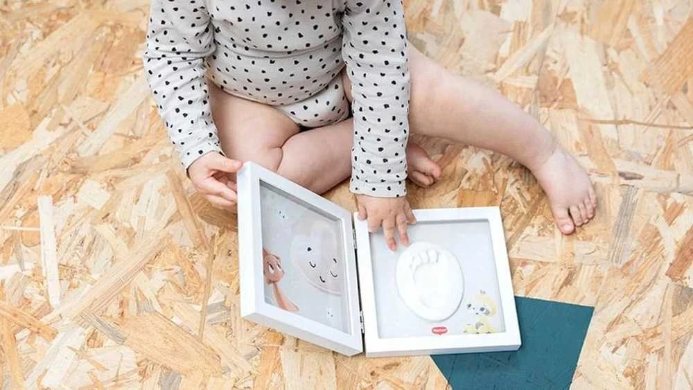 Tiny Love paprasto rėmelio kūdikio pėdutės arba delno atspaudo rinkinys Baltas 3333166051