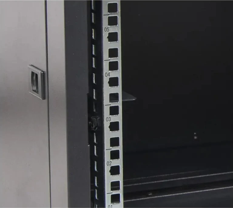 TKH Securitynet CCSS-0606-24U Laisvai pastatoma spintelė 24U 600x600