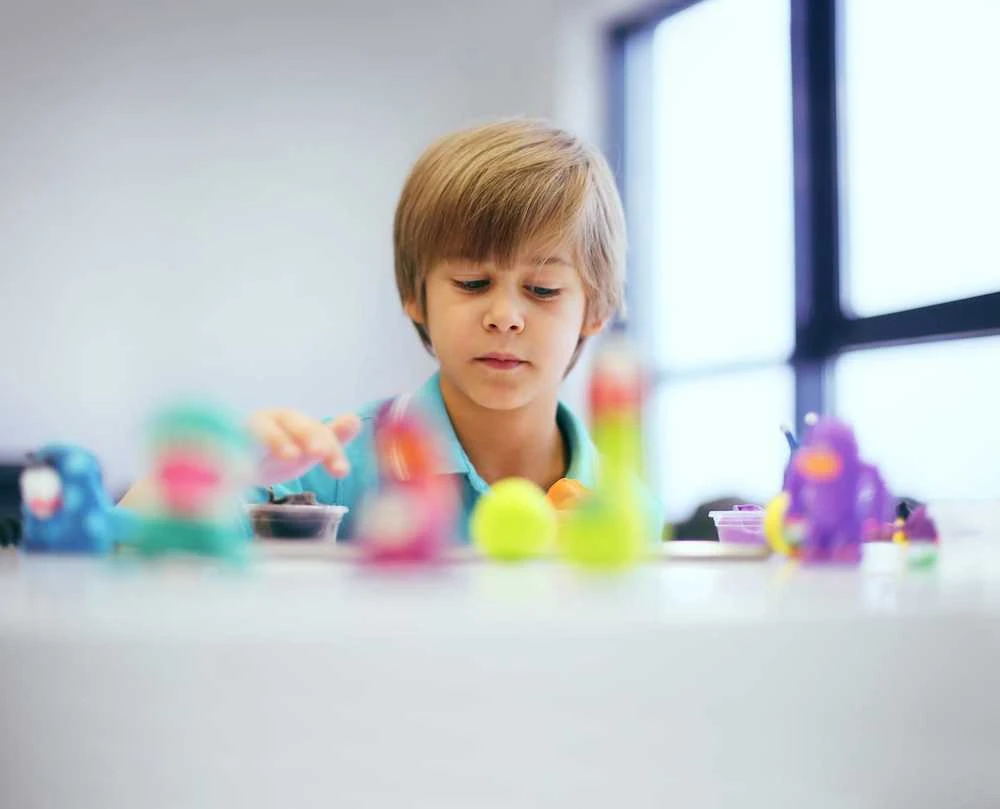 Tm Toys Hey Clay - Plastikinė masė paukščių modeliavimui su ferma