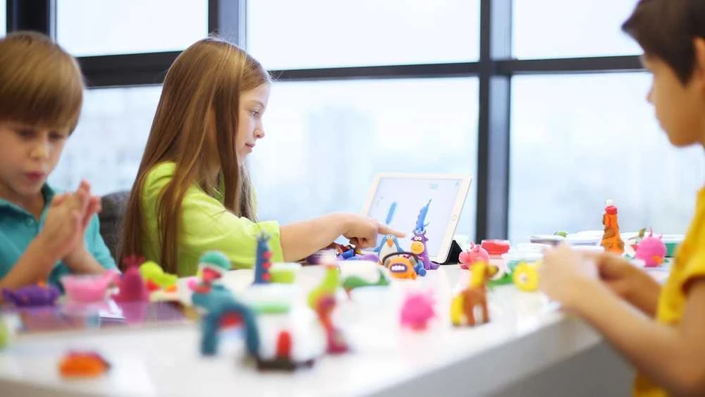 Tm Toys Hey Clay - Plastikinė masė paukščių modeliavimui su ferma