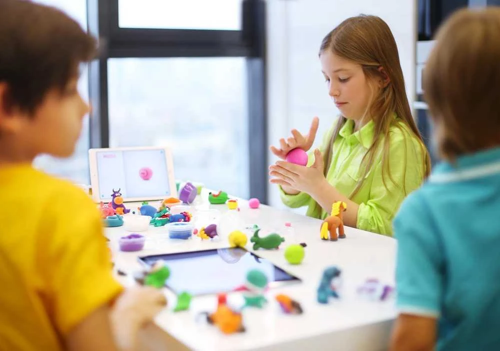 Tm Toys Hey Clay - Plastikinė masė paukščių modeliavimui su ferma