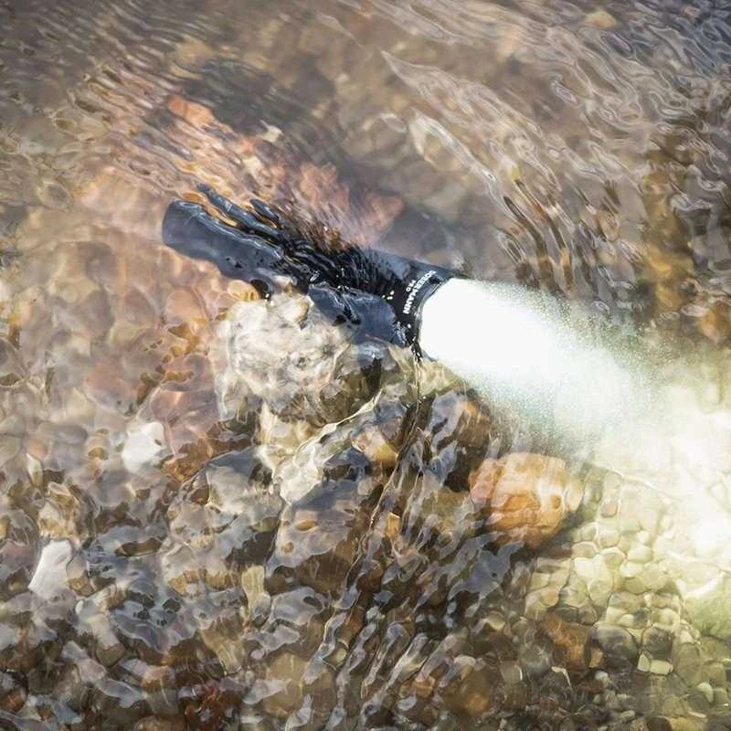 Žibintuvėlis Armytek Dobermann Pro Magnet USB, šilta šviesa