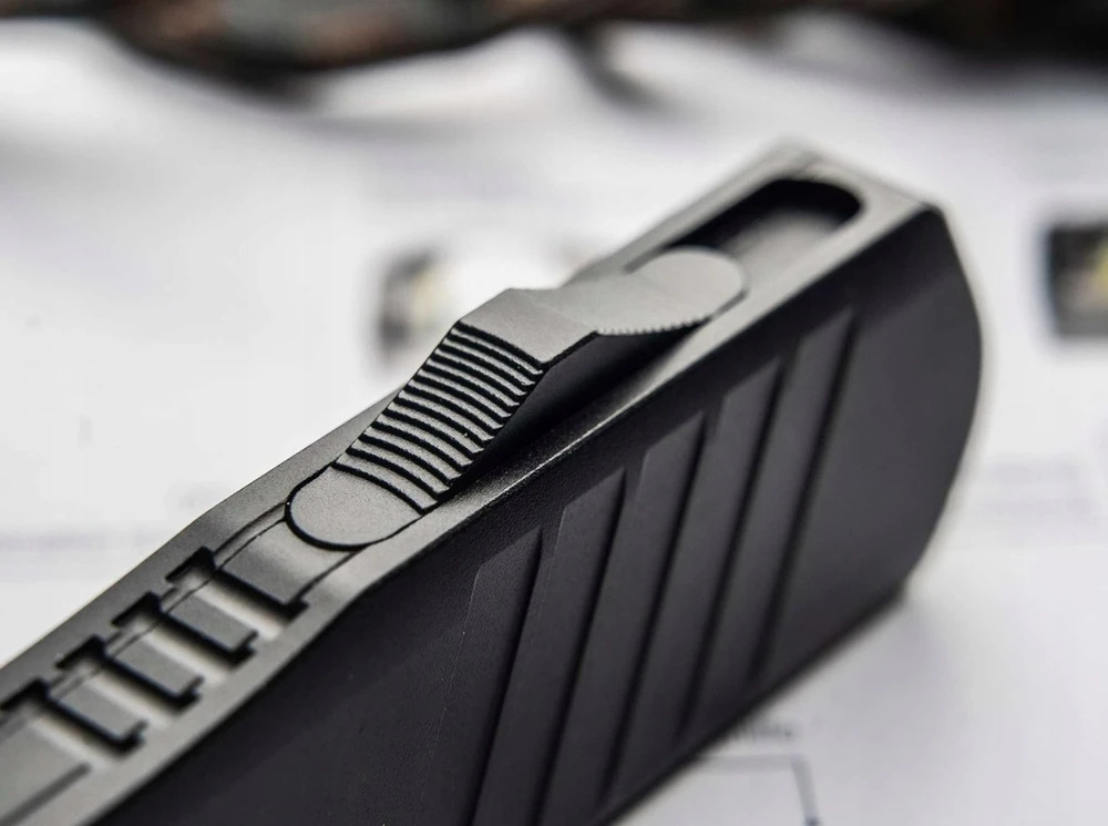 Togo Carruzzo OTF Knife Heckler & Koch SP01 D2