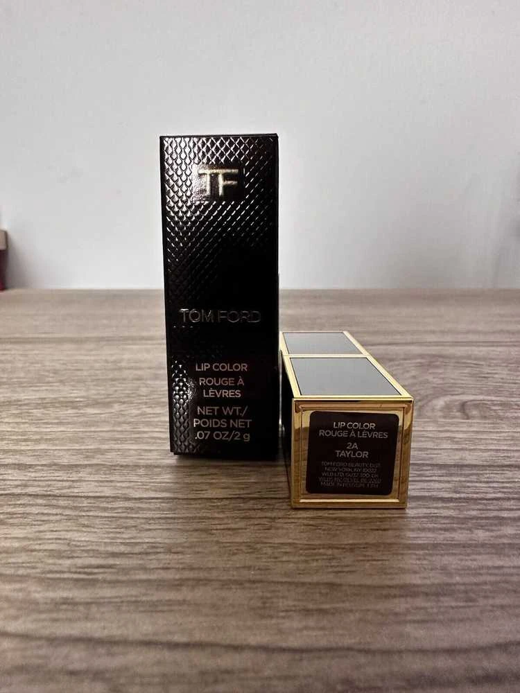 „Tom Ford Lips & Girls Shine Kreminis“ lūpų dažai 2A Taylor, 2 g