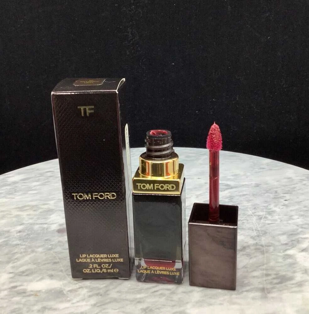 Tom Ford Luxe Vinyl Matte skysti lūpų dažai 10 Infuriate, 6 ml