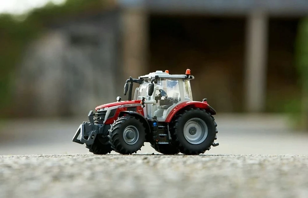 Žaislinis traktorius Massey Ferguson 65.180 TOMY