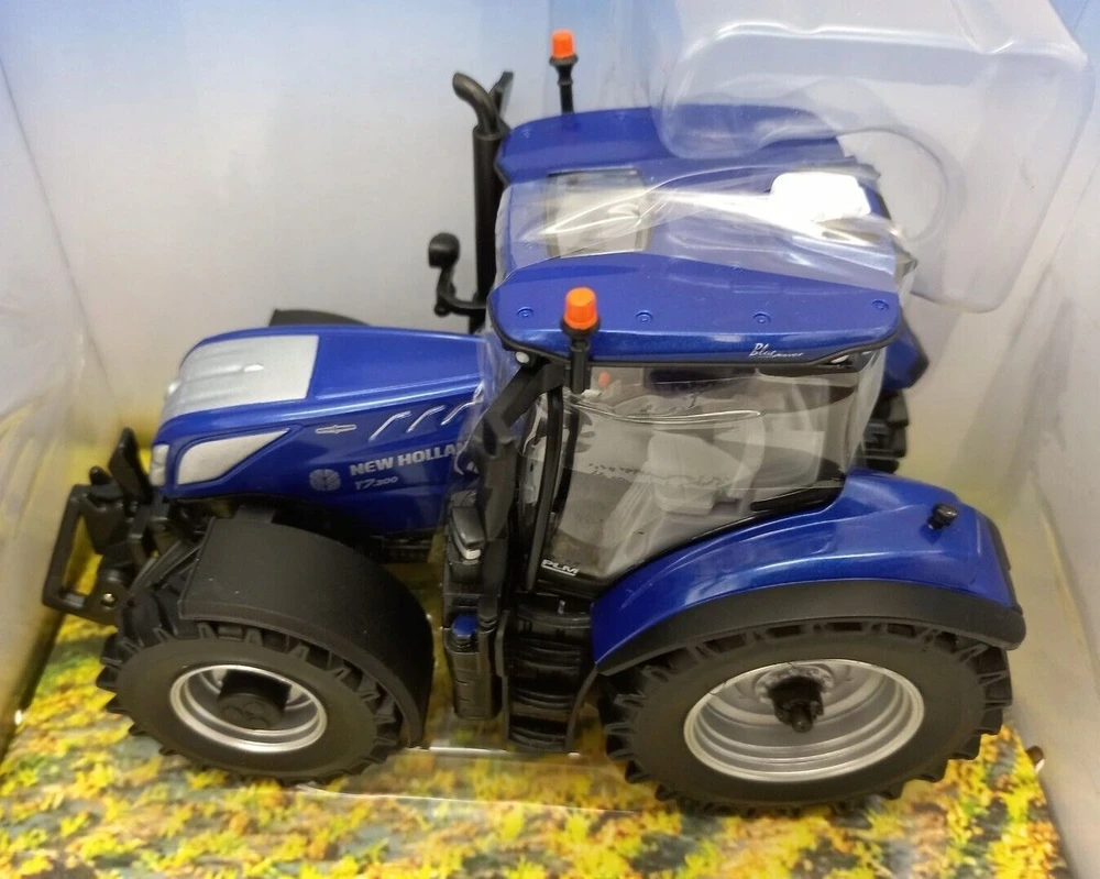 TOMY Britains traktorius New Holland T7.300 Blue43341