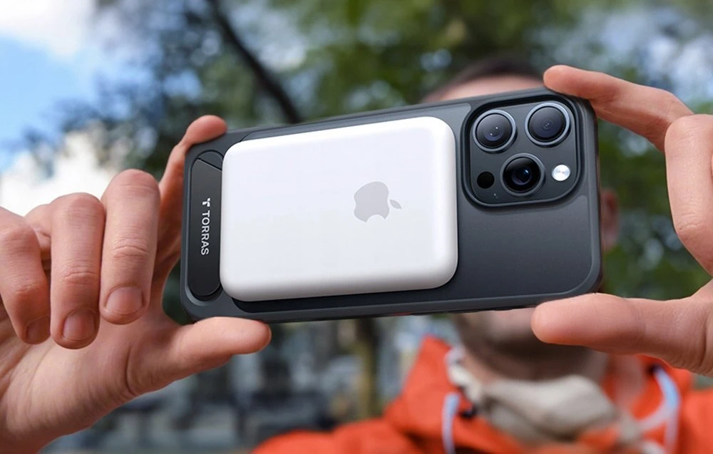Dėklas Torras Pstand Series Case for iPhone 16 Pro Max (juodas)