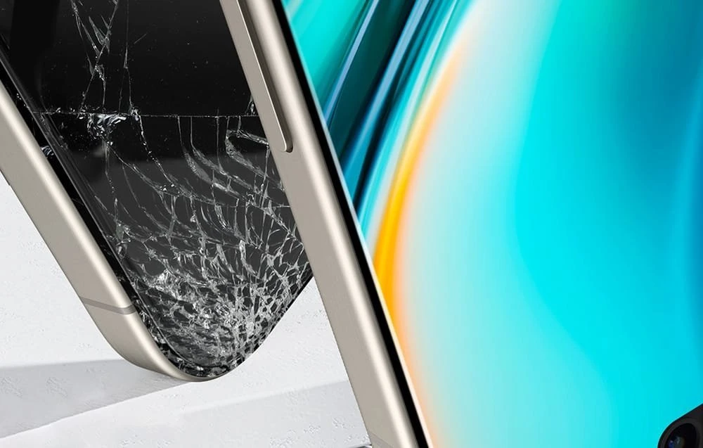 „Torras“ įdiekite „Master Privacy Glass“, skirtą „iPhone 16 Plus“.
