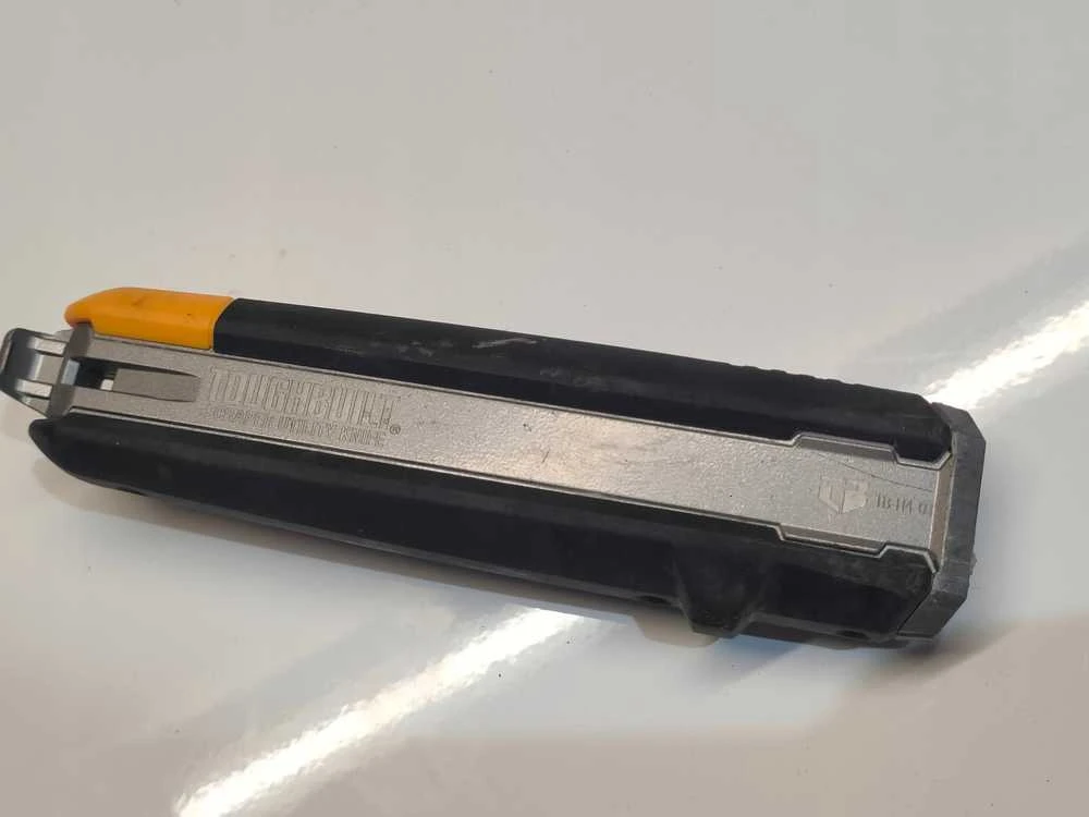 Grandiklis ir peilis 2 in 1 + 5 atsarginiai peiliukai ToughBuilt®